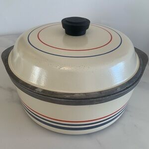Vintage MCM Regal Ware 5 qt Cream Cast Aluminum Dutch Oven w/ Striped Decoration